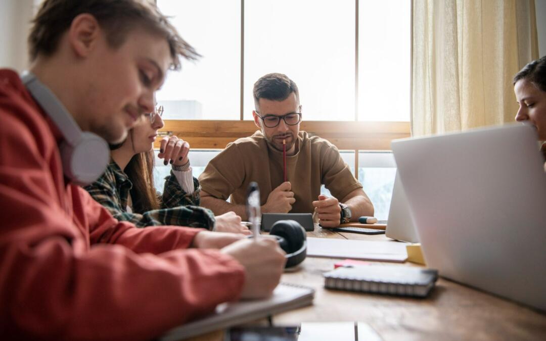 Las carreras universitarias con más salidas profesionales del 2024-2025 en España